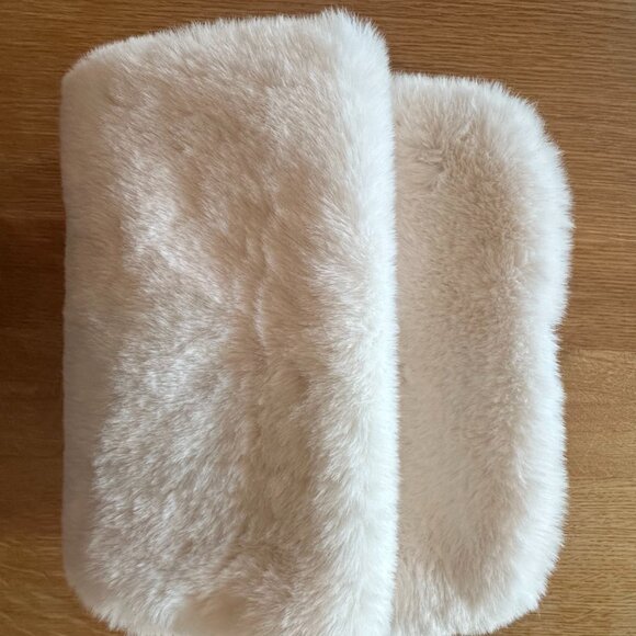 Saks 5th Ave faux fur white bridal scrave - Picture 4 of 4